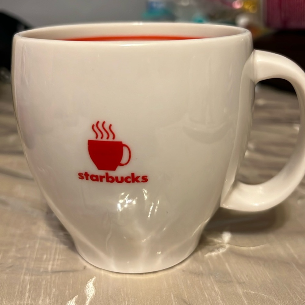 Starbucks Coffee 2004 Abbey II Mug 15 fl oz Red
